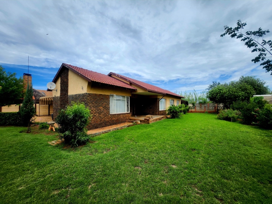 3 Bedroom Property for Sale in Stilfontein Ext 4 North West